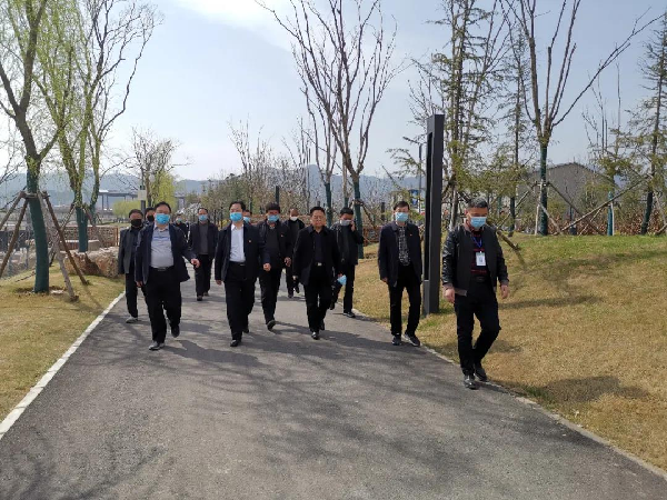 南阳市司法局：局长柴钧一行深入西峡走访调研重点企业和项目服务复工复产 中国财经新闻网 www.prcfe.com