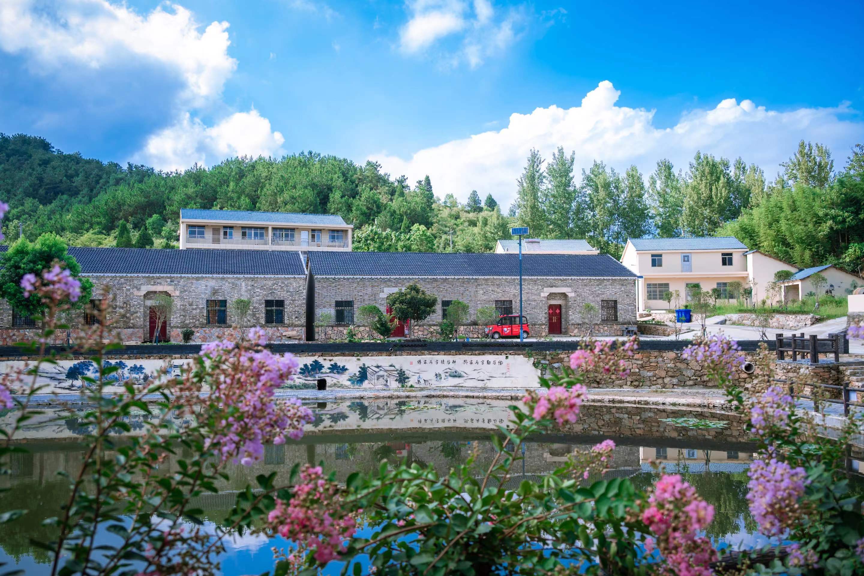 图为红安县七里坪镇观音阁村。红安县委宣传部供图 图为红安县七里坪镇观音阁村。红安县委宣传部供图